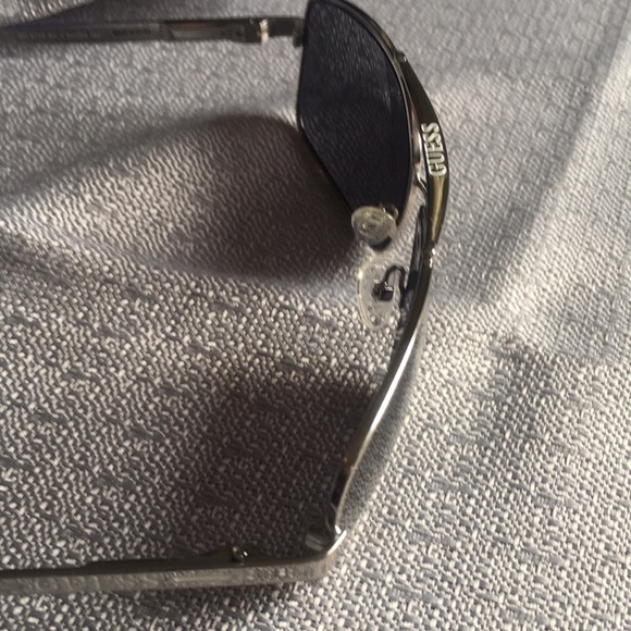 GUESS Mens Sunglasses Sil-3 GU6710 - Picture 3 of 10